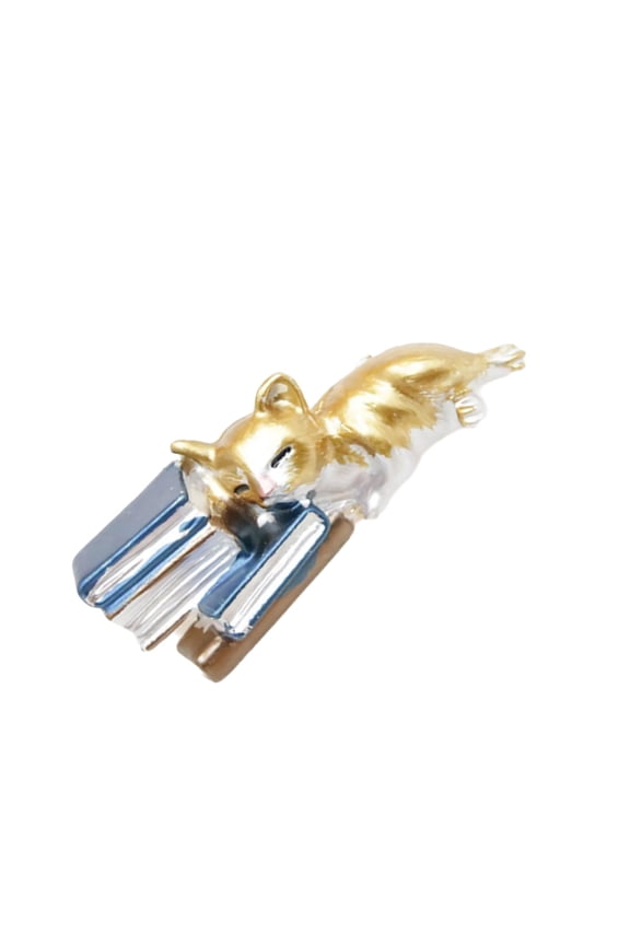 Creative Brooch Unique Sleepy Cats Pins Backpack Badge Clothing Jewelry Alloy Texture for Fashion Accessories and Gifts