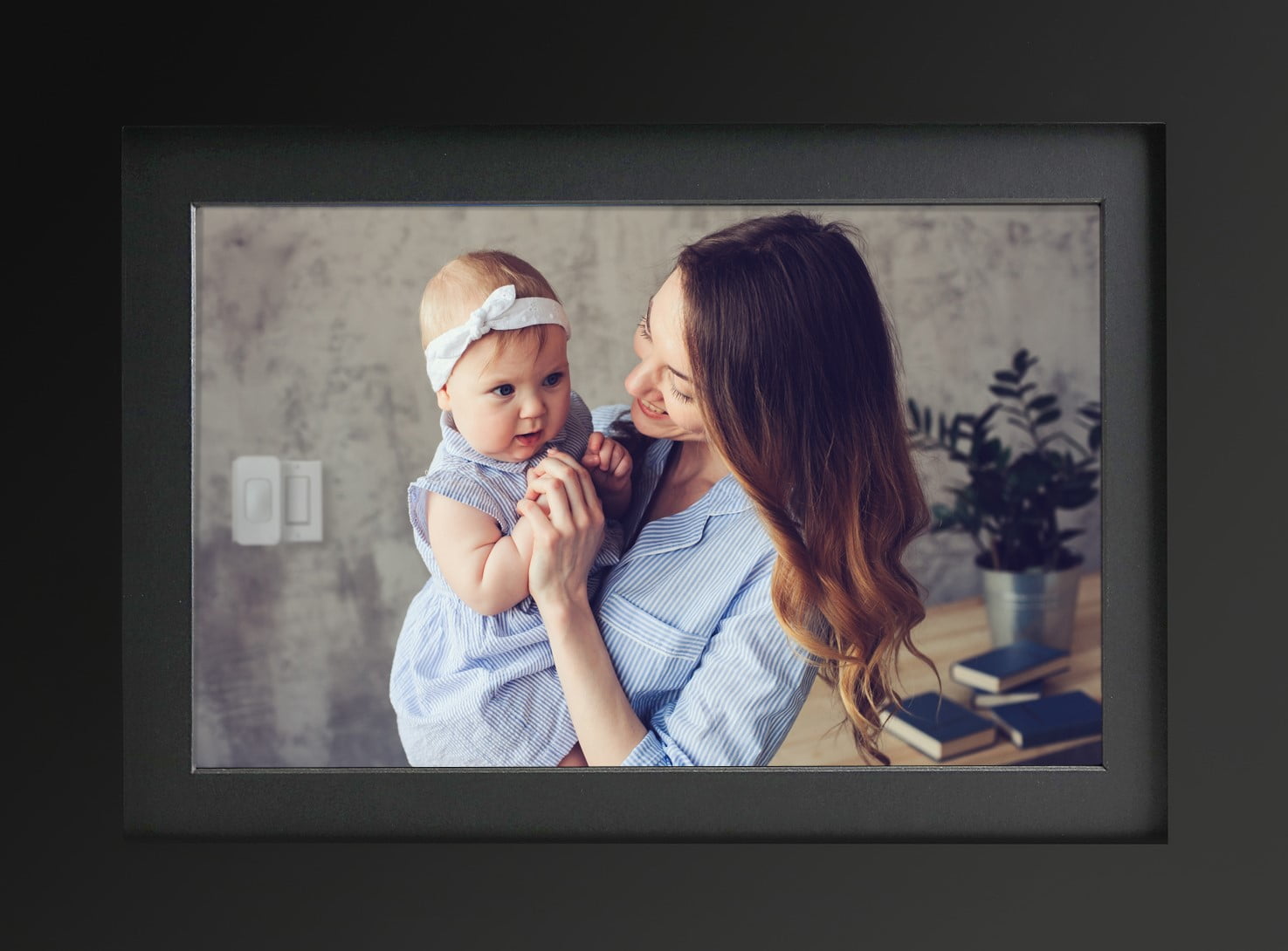 PhotoShare 8" Black Smart Digital Picture Frame with HD Touchscreen