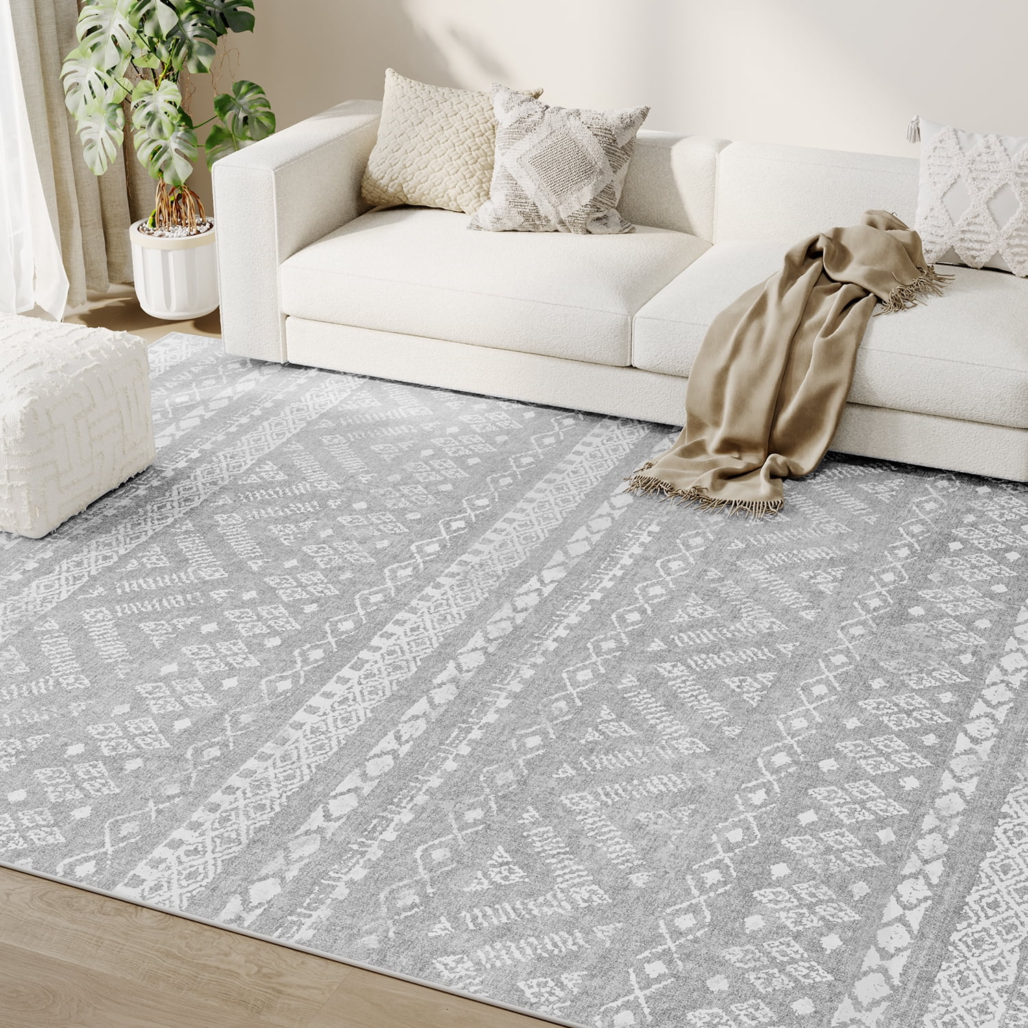 Gray Geometric Chenille 5' x 7' Washable Area Rug