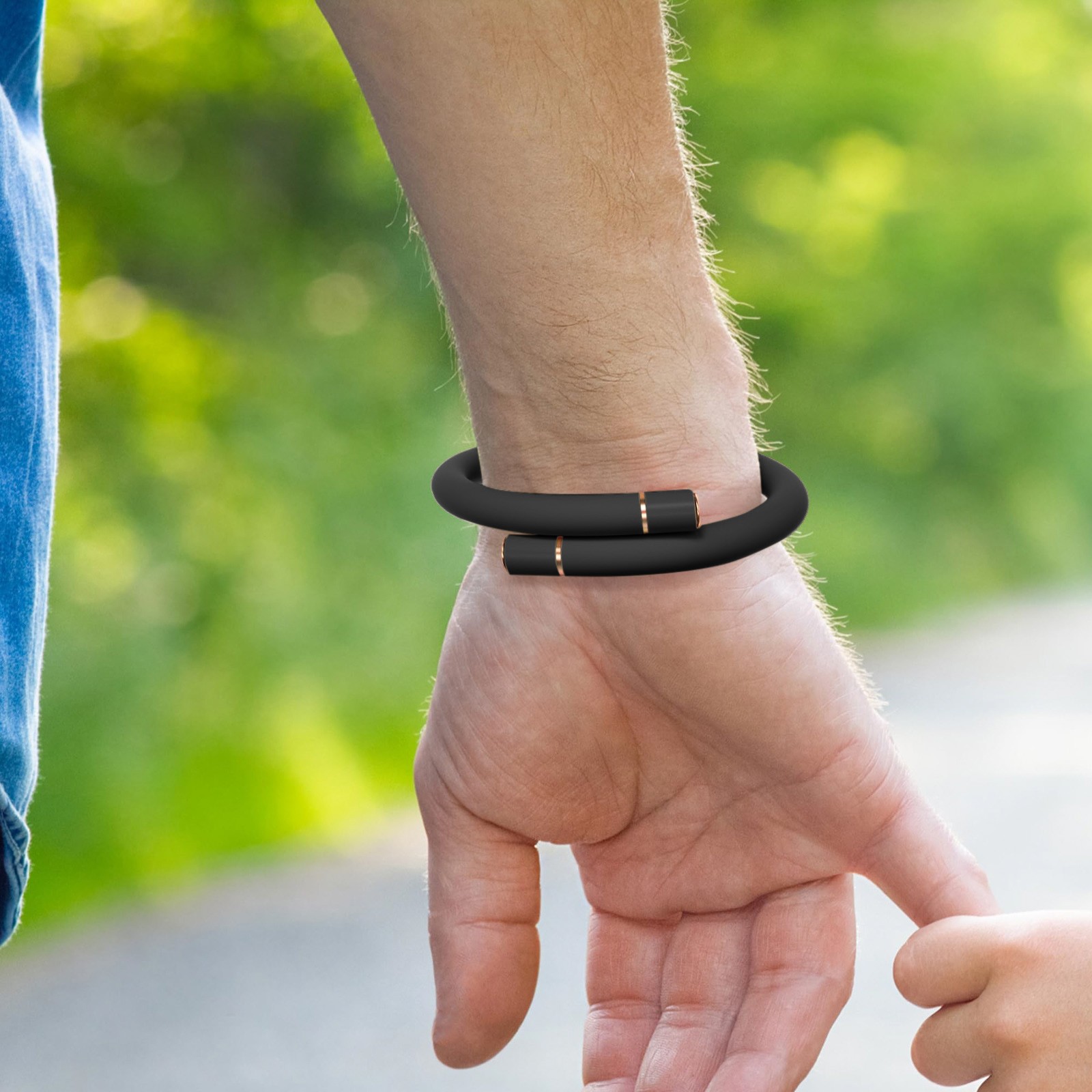 SIfdSeng Gnat Sticky Bracelets and Bands for Adults and Kids Deet Wristbands Outdoor Patio