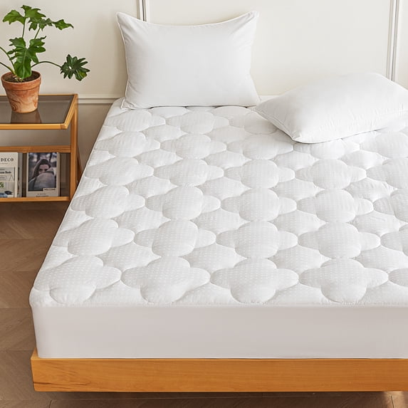 Sleep Zone Full Mattress Pad, Cotton Clover Mattress Cover Deep Pocket Quilted Fitted, Breathable Soft Mattress Protector (54"x75", White)