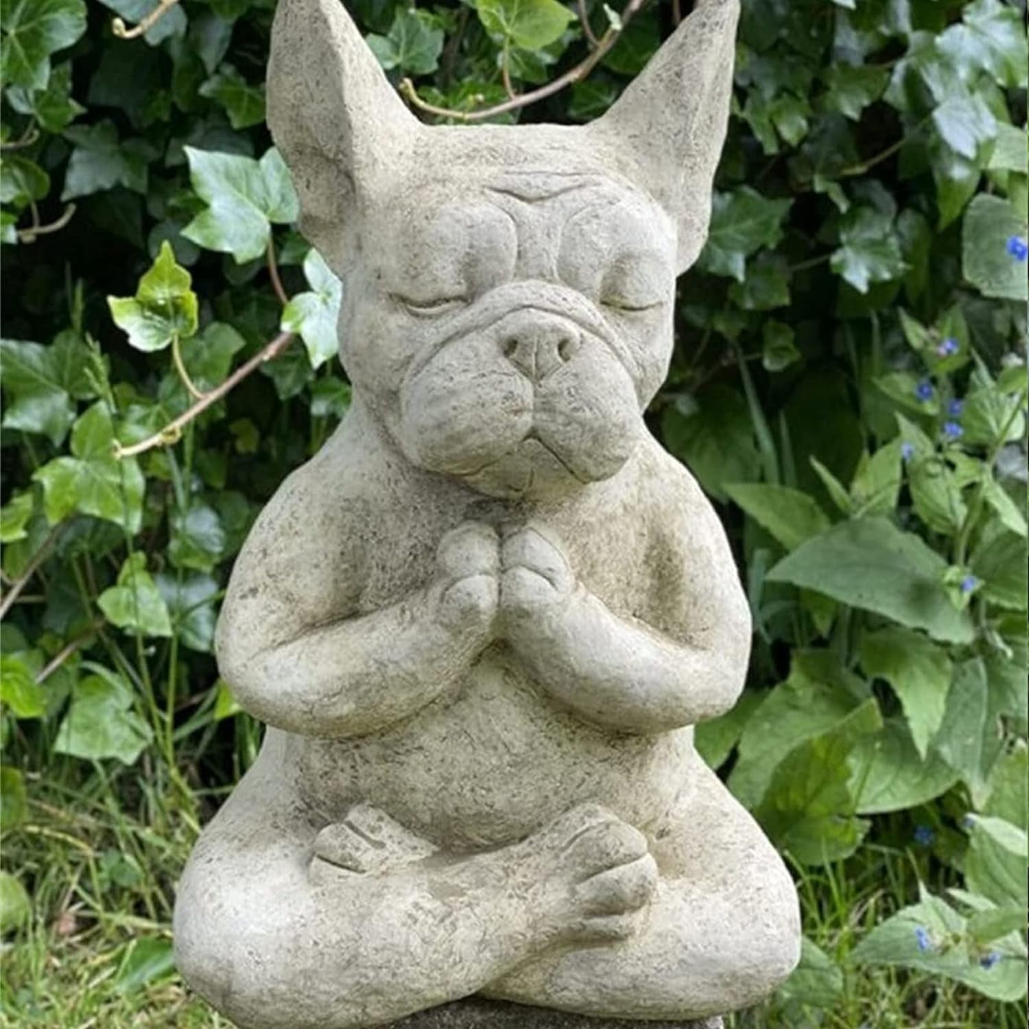 SLGHLSAHG Cute Yoga Pose Meditating French Bulldog Statue, Sitting Meditation Dog Sculpture Crafts Garden Decorations Figurine, Bulldog Ornament for Outdoor Indoor Lawn Home Decor Gifts (Dog) A31631