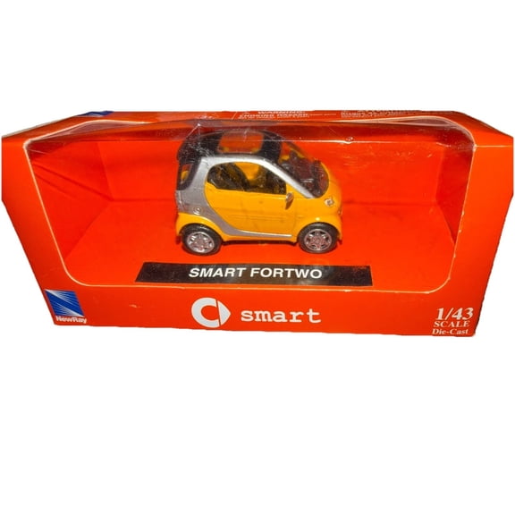 SMART FORTWO FOR TWO Scale 1/43 Metal Car Yellow NEW-RAY Toy Brand New