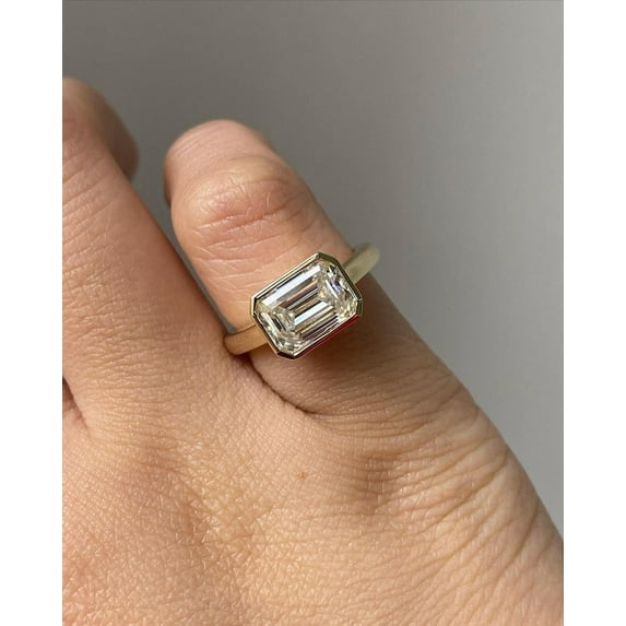 SOLITAIRE JEWELS 1.80Ct Emerald Moissamnite Diamond Full Bezel Engagement Ring 14K Yellow Gold
