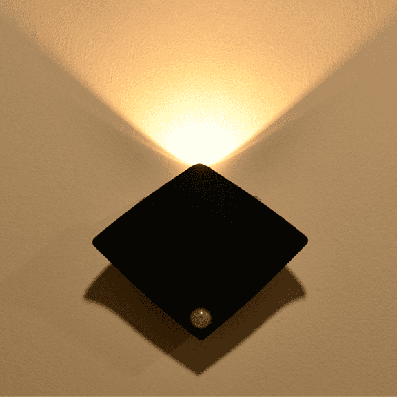 SPACEMUSE Manta Ray Shaped Under Cabinet Lighting 0.5W, Night Sensing, 3 Modes & Warm Yellow Light, Magnetic Under Counter Lights for Kitchen, Stairs, Hallway, Bedroom, Battery Powered, Black