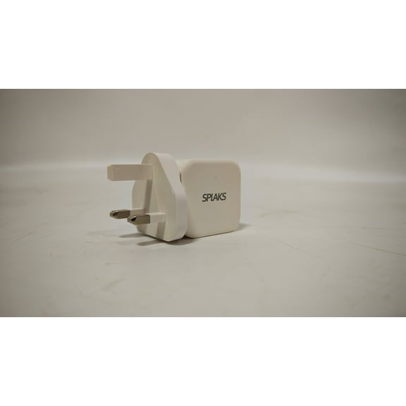 SPLAKS Universal UK/US Travel Adapter with Dual USB-C & USB-A Ports  Compact Charger