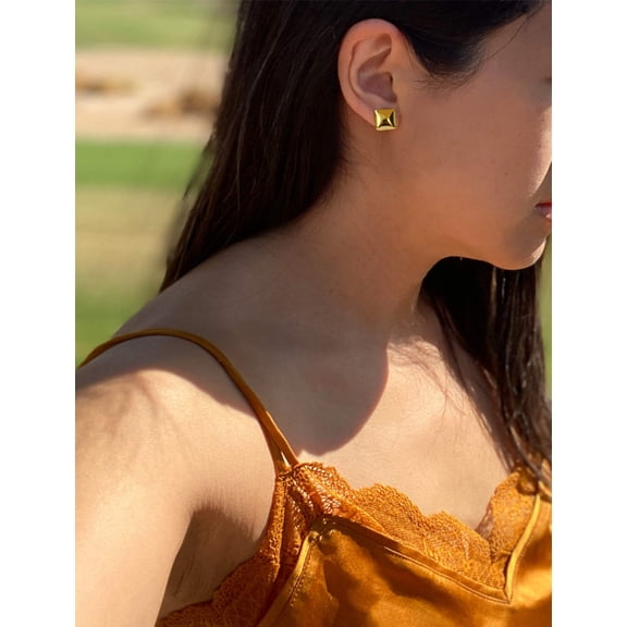 SQUARE 18K GOLD VERMEIL EAR STUDS