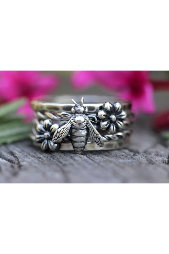 Silver Stacking Ring Set, Silver Plated Adjustable Boho Rings Featuring Bee Motif, Daisy Flower And Hammered Band Designs