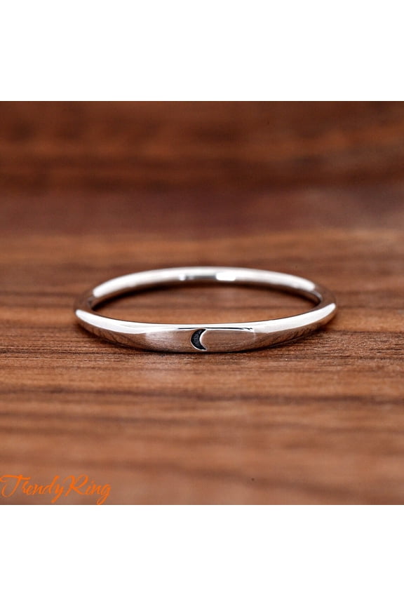 Sterling Silver Moon Ring - Dainty 925 Silver Crescent Moon Band with Engraved Celestial Signet, Minimalist Handmade Astrology Jewelry