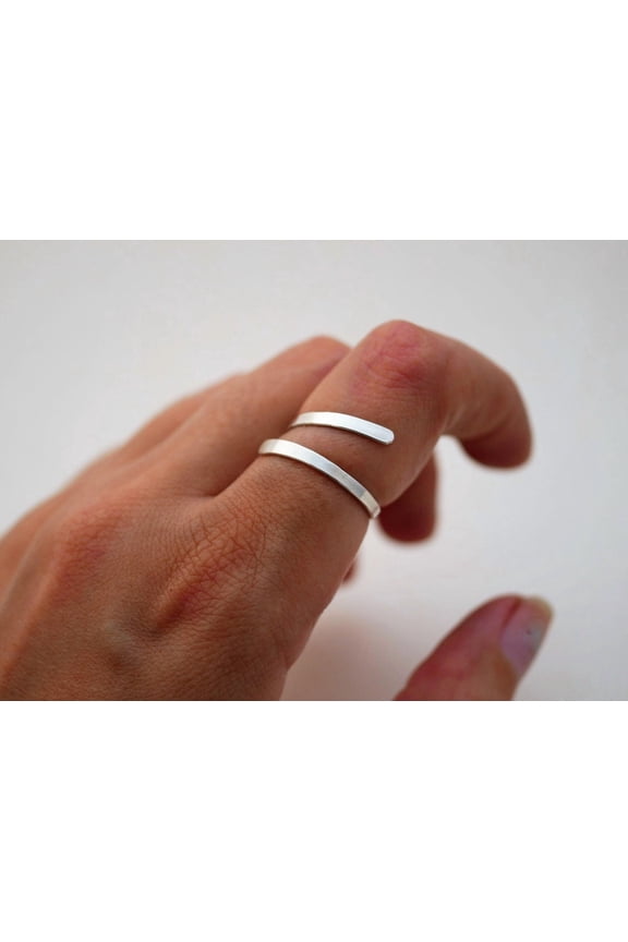 Thin Minimalist Ring for Women in 950 Silver – Dainty Stacking Band for Everyday Wear & Elegant Simplicity