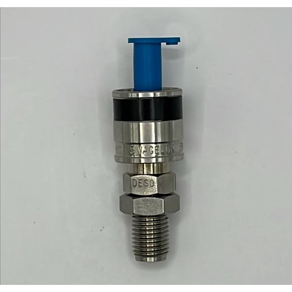 SS-QC4-D1-400K1 | Swagelok QC Series Quick Connect, QC4 Bulkhead Stem (DESO-Valved) x 1/4" Tube : OD Compression, 316 Stainless, Keyed "Black"