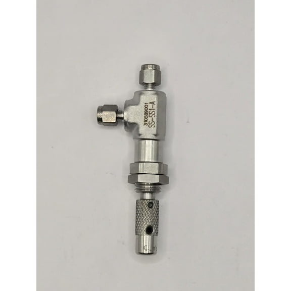 SS-SS1-A | Stainless Steel Low Flow Angle Pattern Metering Valve, 1/16 in. Swagelok Tube Fitting