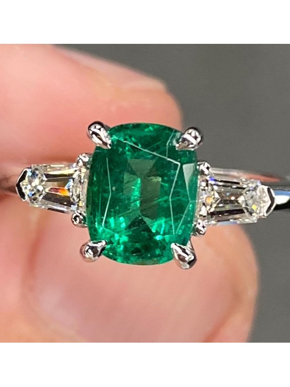 SStunning 2 Ctw Vivid Green Zambian Emerald Ring For love Gift