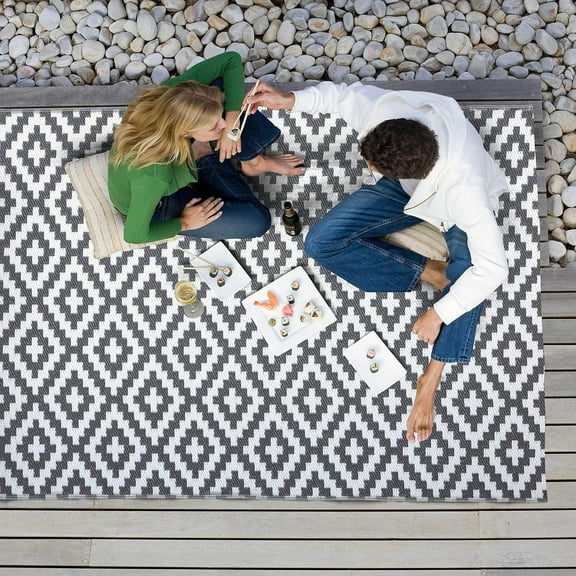 SSyao Outdoor Rug Plaid Reversible Mats Modern Area Rugs, Plastic Straw Rug, Large Floor Mat and Rug for Outdoors, RV, Backyard, Deck, Picnic, Beach, Grey and White, 5 * 7 ft