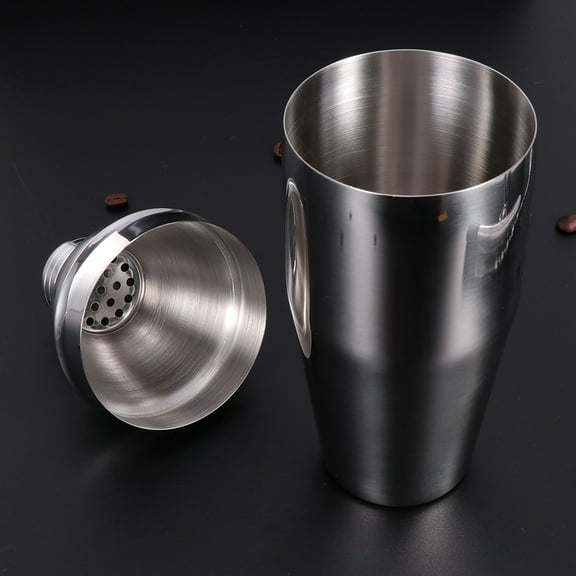 STOBOK Stainless Steel Wine Shaker with Jigger Cap and Strainer for Stylish Bar Use