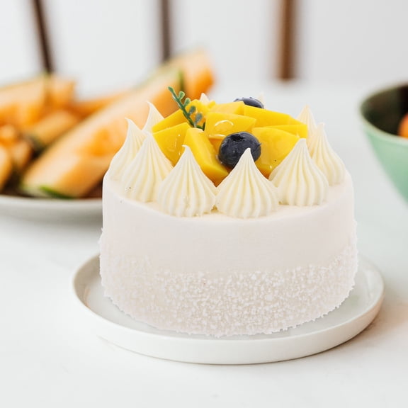 STOBOK Lifelike White Fake Cake Model for Store Display and Home Decor Made of Safe Material