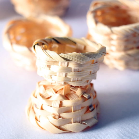 STRANDCHIC 2Pcs Mini Baskets Assorted Color Cloth Toy House Accessory Add Warm Atmosphere