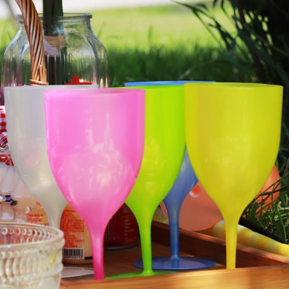 STRANDCHIC Plastic Wine Goblets Assorted Colors, Party Cocktail Cups for Home Bar, Events, Outdoor Drinkware Set