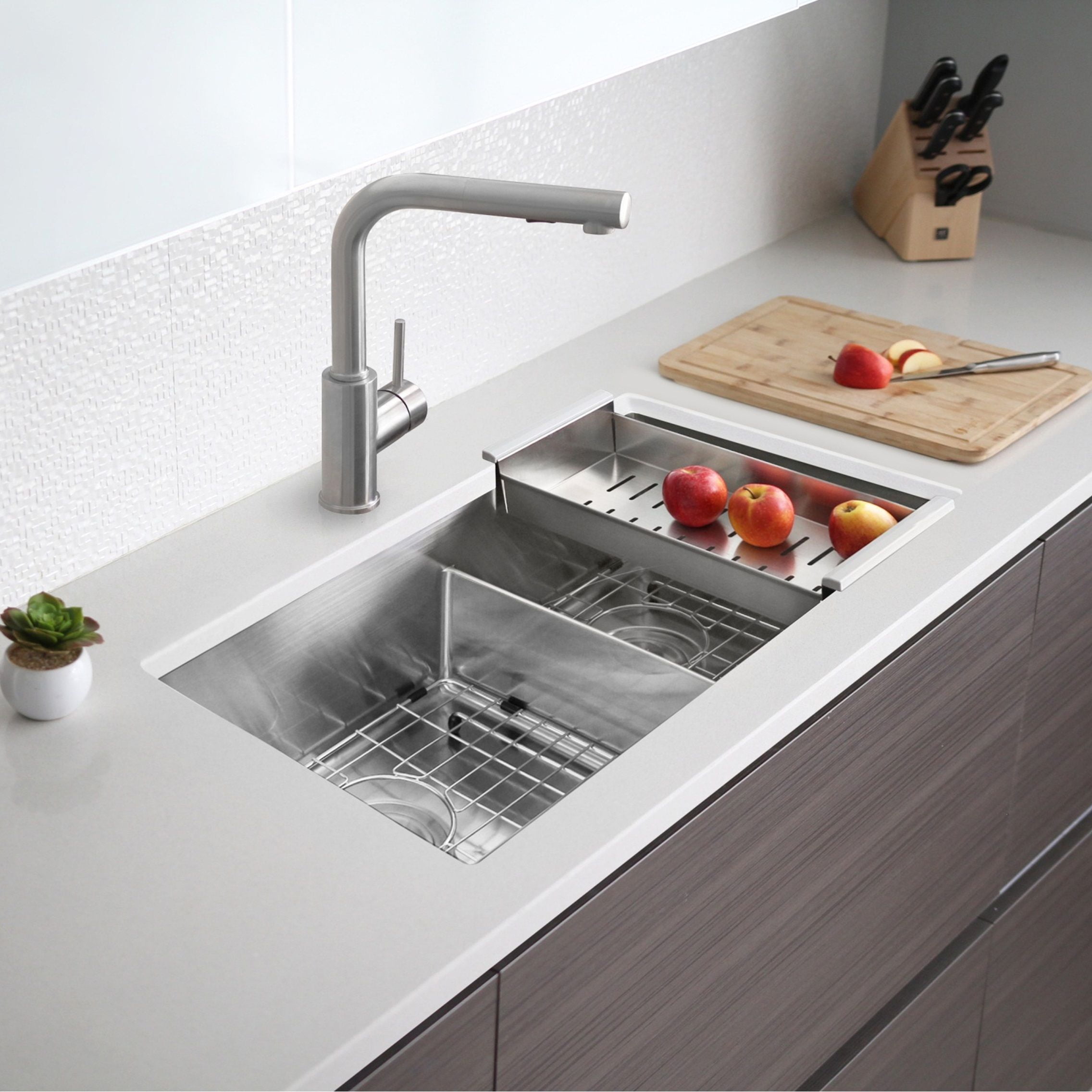 Stylish 32" Stainless Steel Double Bowl Undermount Kitchen Sink with Accessories