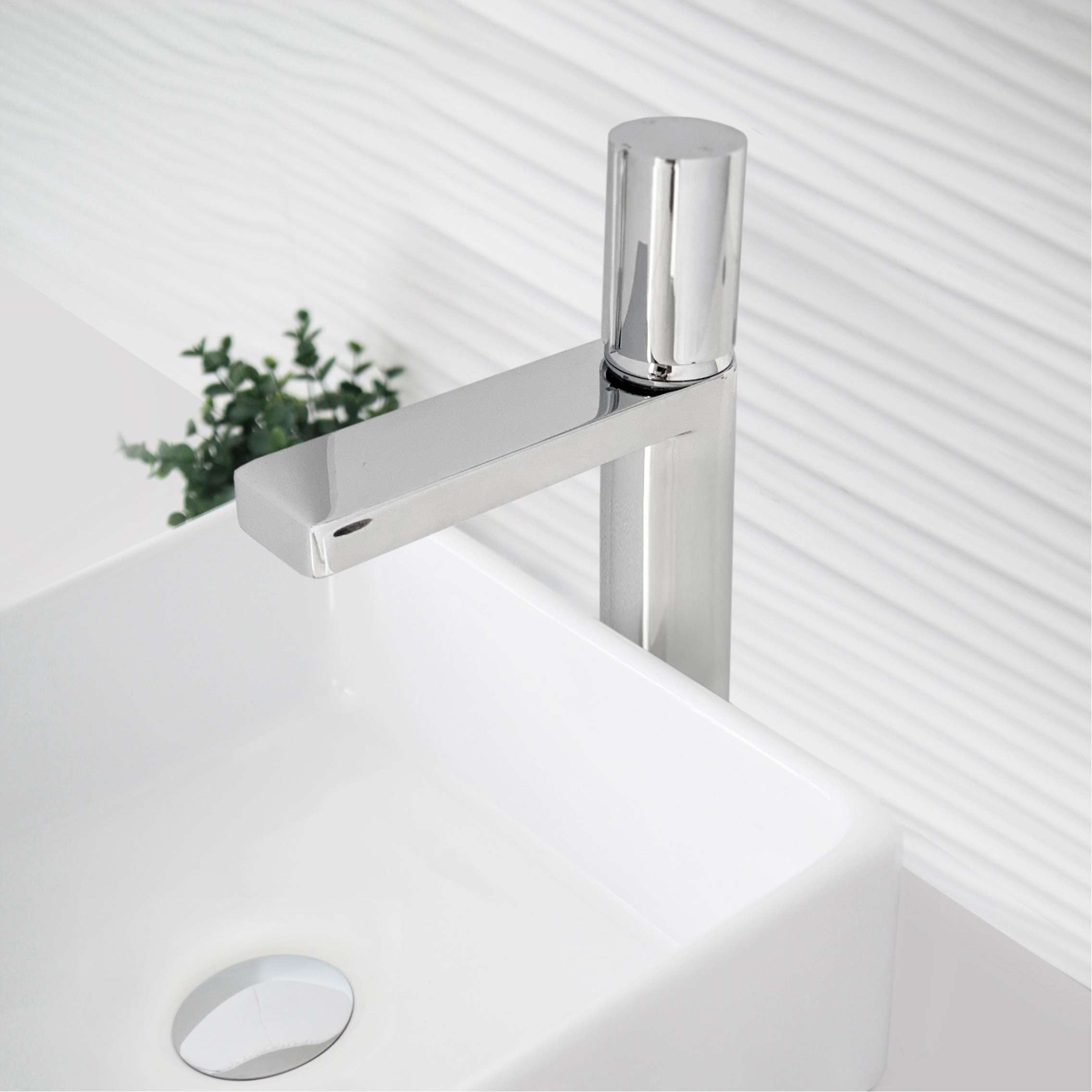 Polished Chrome Single Handle Vessel Bathroom Faucet