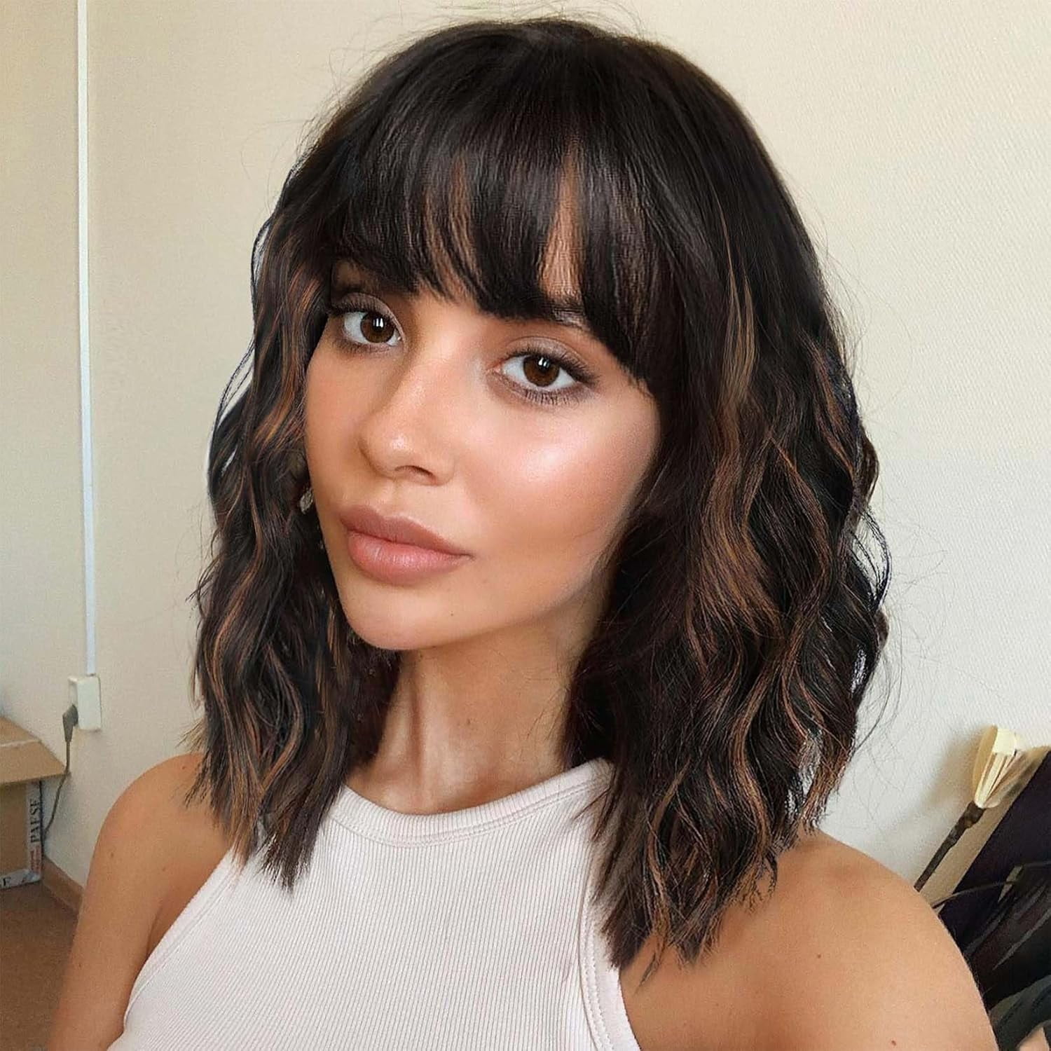 SUCS Black Wavy Wig with Bangs Soft Short Bob Wigs for Women Synthetic Shoulder Length Women's Curly Wigs
