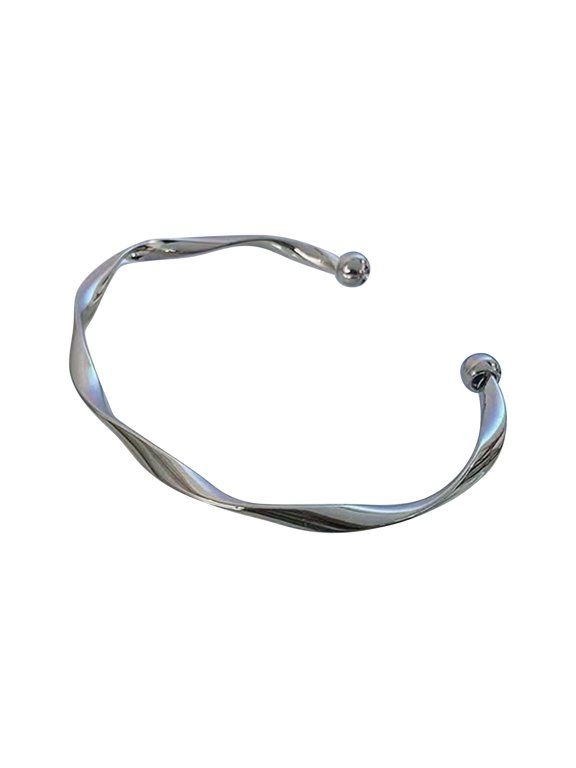 Mobius Bracelet Simple Circle Open Type Bracelet Suitable for Your Daily Wear Very Versatile.