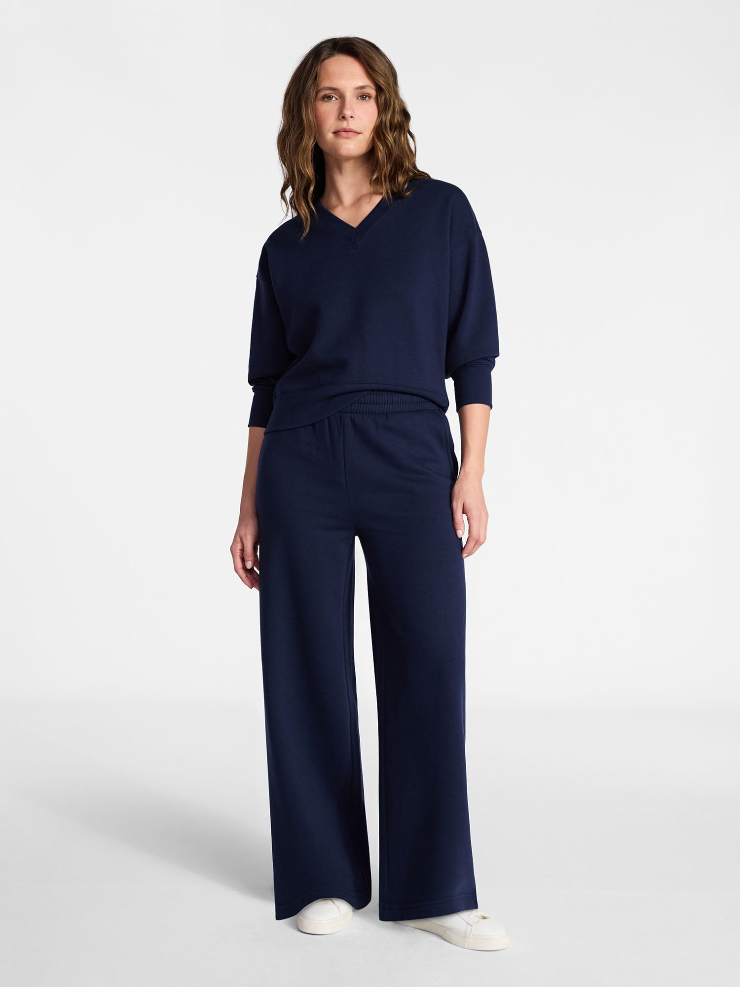 Time and Tru Women's and Women's Plus V-Neck Sweatshirt and Pants Set, 2-Piece, Sizes XS-4X