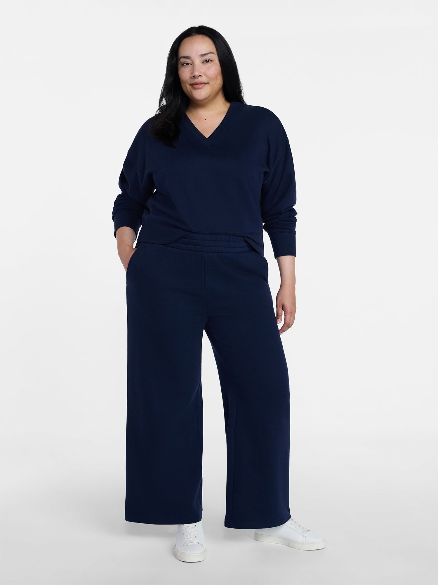 Time and Tru Women's and Women's Plus V-Neck Sweatshirt and Pants Set, 2-Piece, Sizes XS-4X