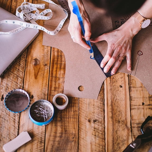 SWETRACE 3Pcs Sewing Markers Tailor Chalk for Fabric Practical Clothes Marker Pens Cylindrical Wood Plastic