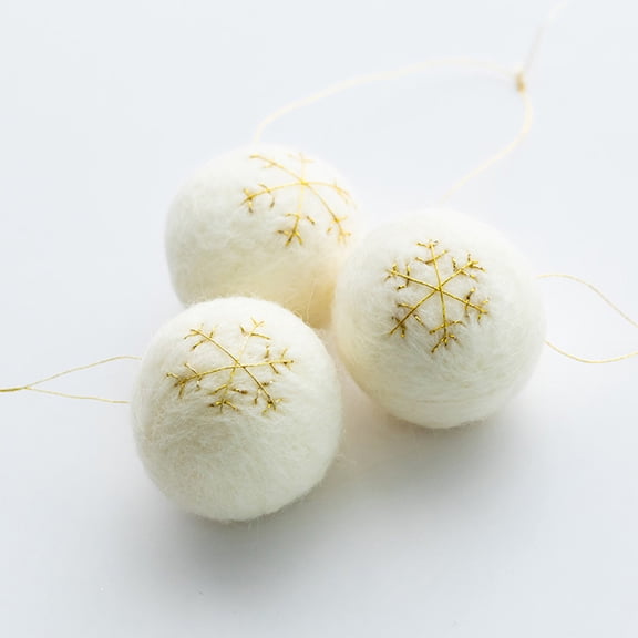 SWETRACE Felt Ornament Balls Christmas Balls White 3Pcs