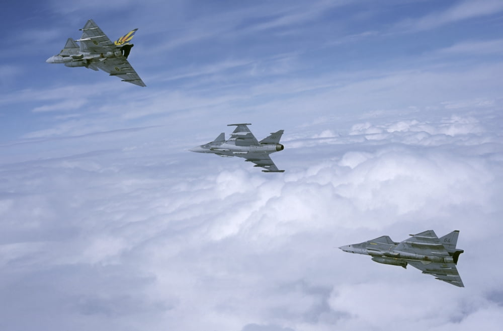 Saab JA 37 Viggen and Saab JAS 39 Gripen fighters of the Swedish Air Force Canvas Art - Daniel KarlssonStocktrek Images (18 x 12)