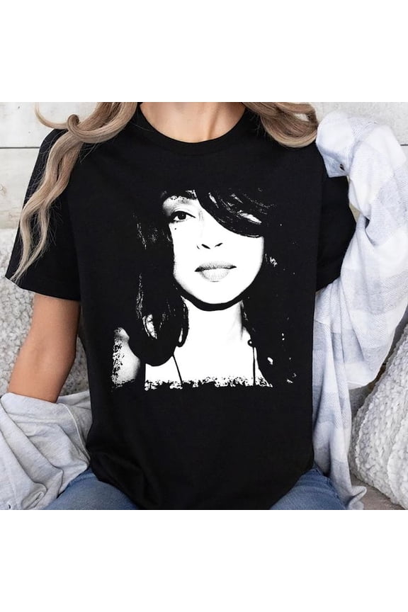 Sade Adu Graphic Unisex T-Shirt, Sizes S-5XL - Gategoo