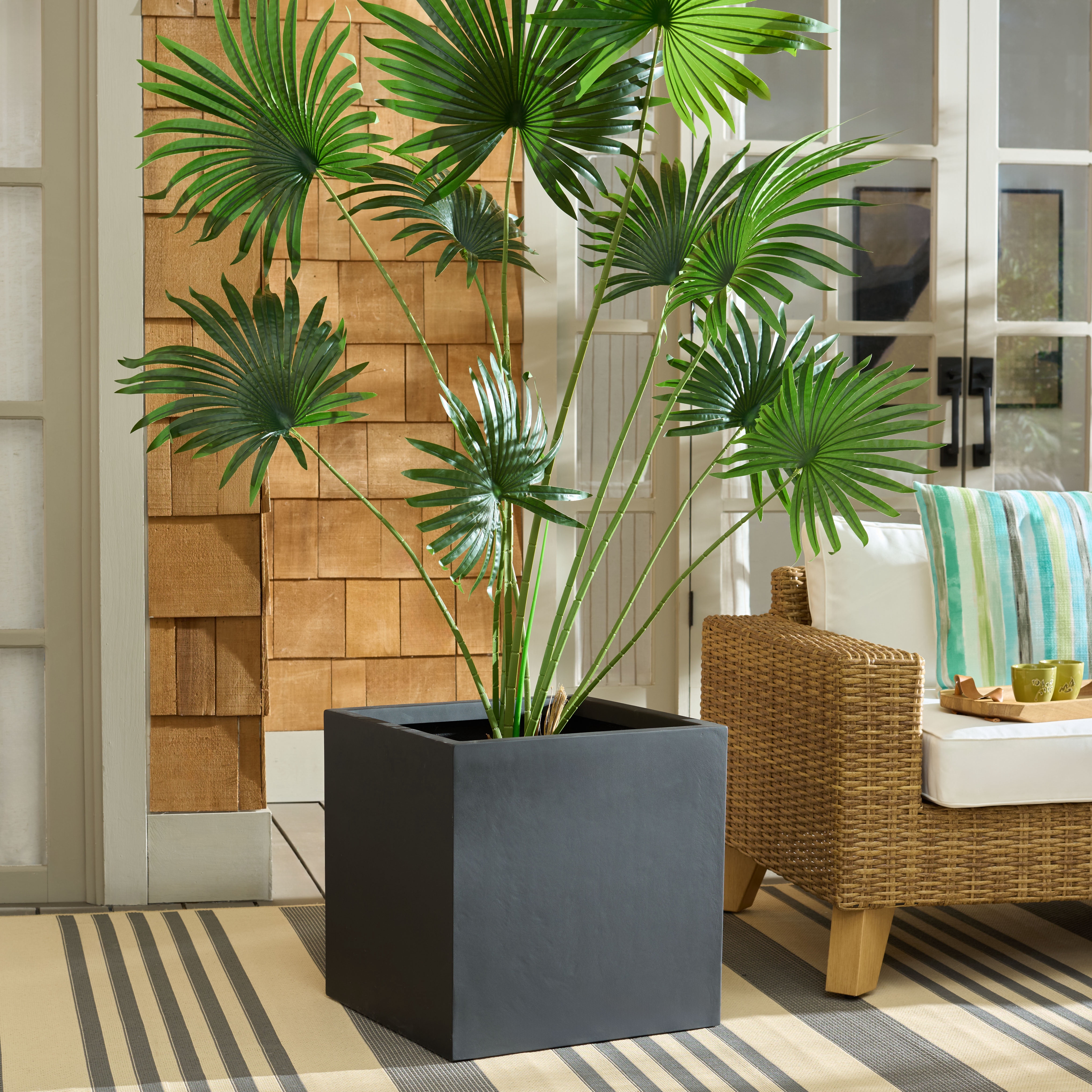 Safavieh 19.7" x 19.7" x 19.7" Square Black Fiberstone Planter