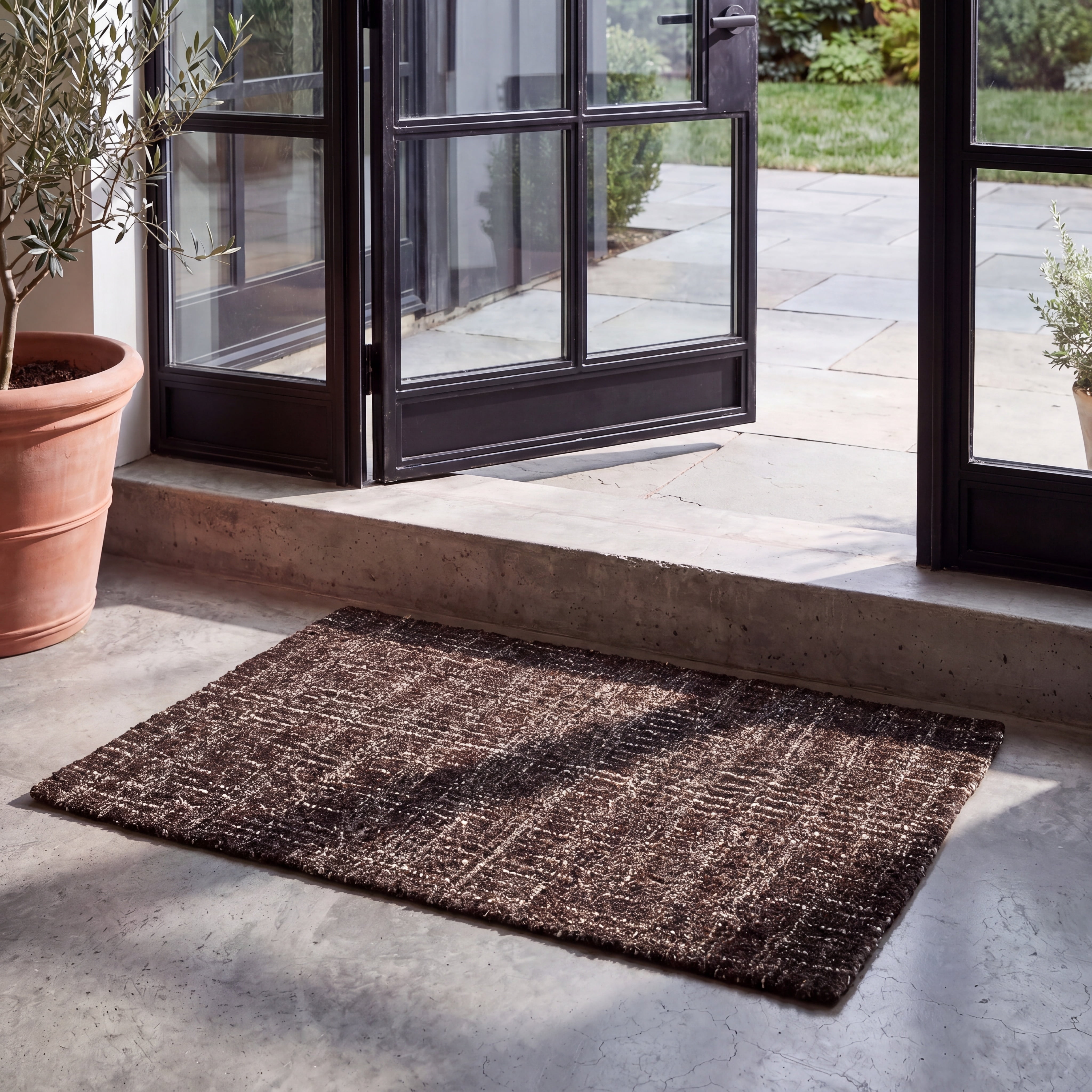 Safavieh Abstract Delia Distressed Wool Area Rug, Dark Brown, 2'3" x 4'