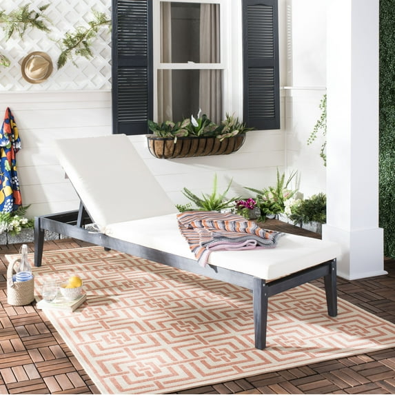 Safavieh Arcata Outdoor Contemporary Sunlounger with Cushion