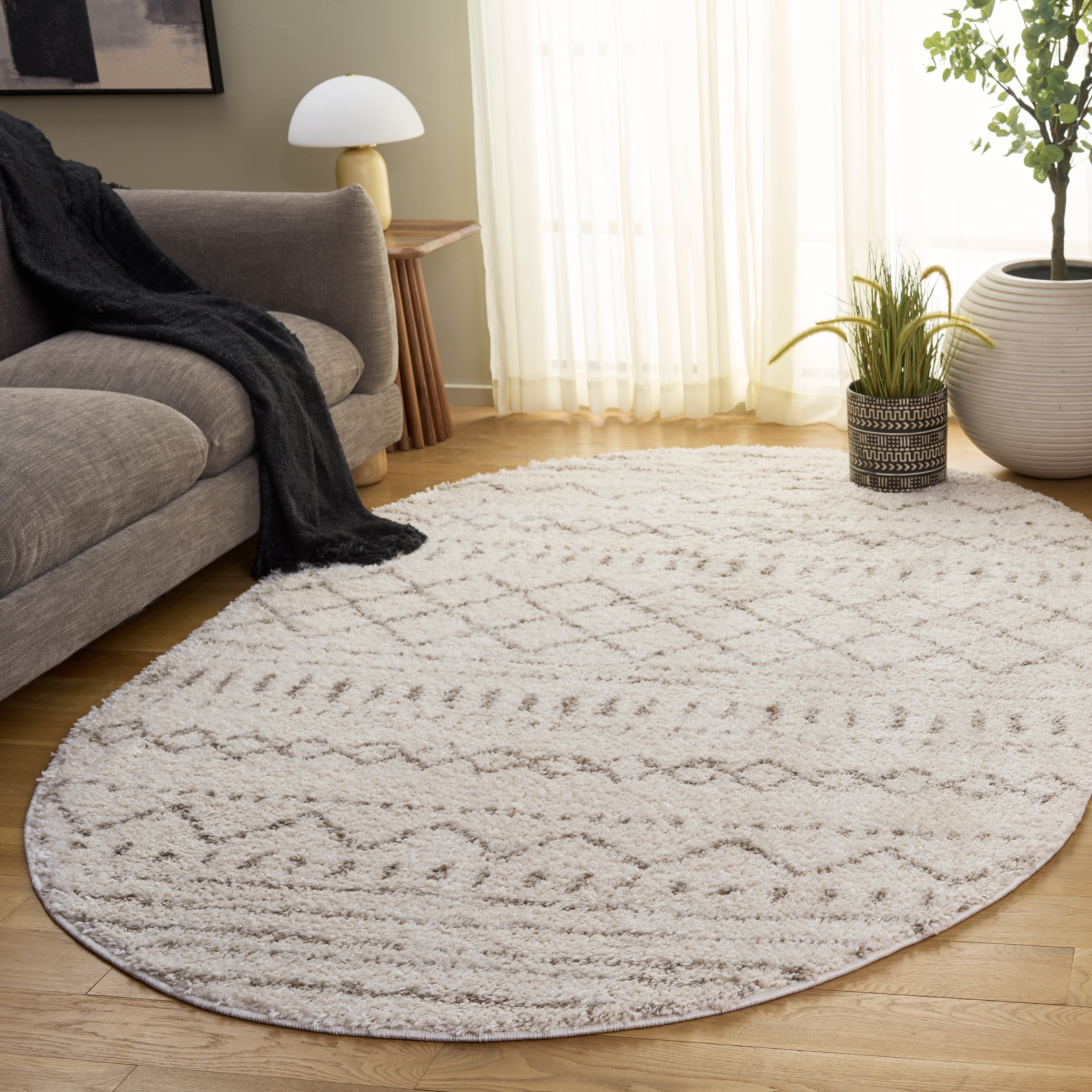 Safavieh Arizona Teagan Geometric Shag Area Rug, Ivory/Beige, 7'6" x 9'6" Oval