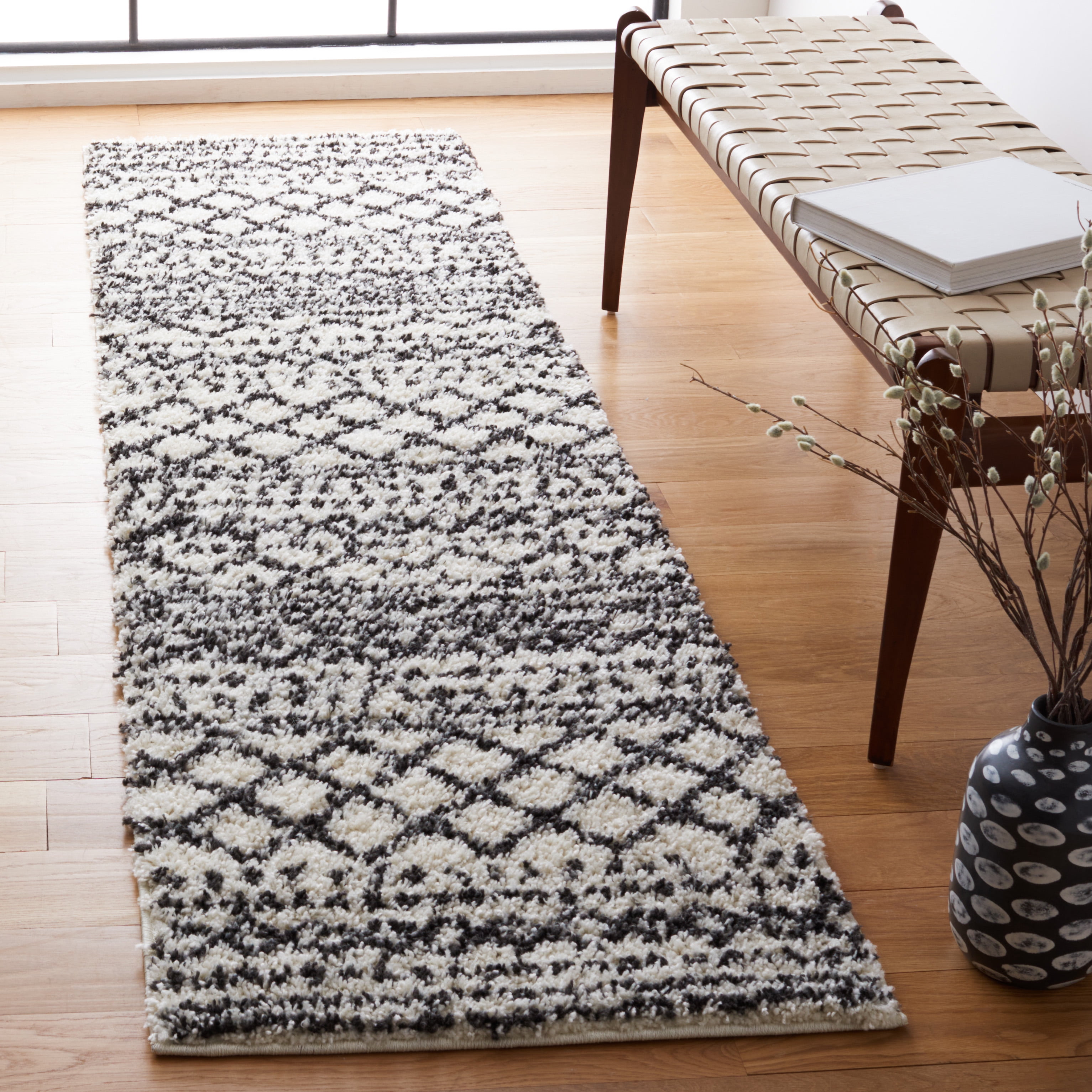 Safavieh Arizona Teagan Geometric Shag Runner Rug, Ivory/Black, 2'3" x 18'