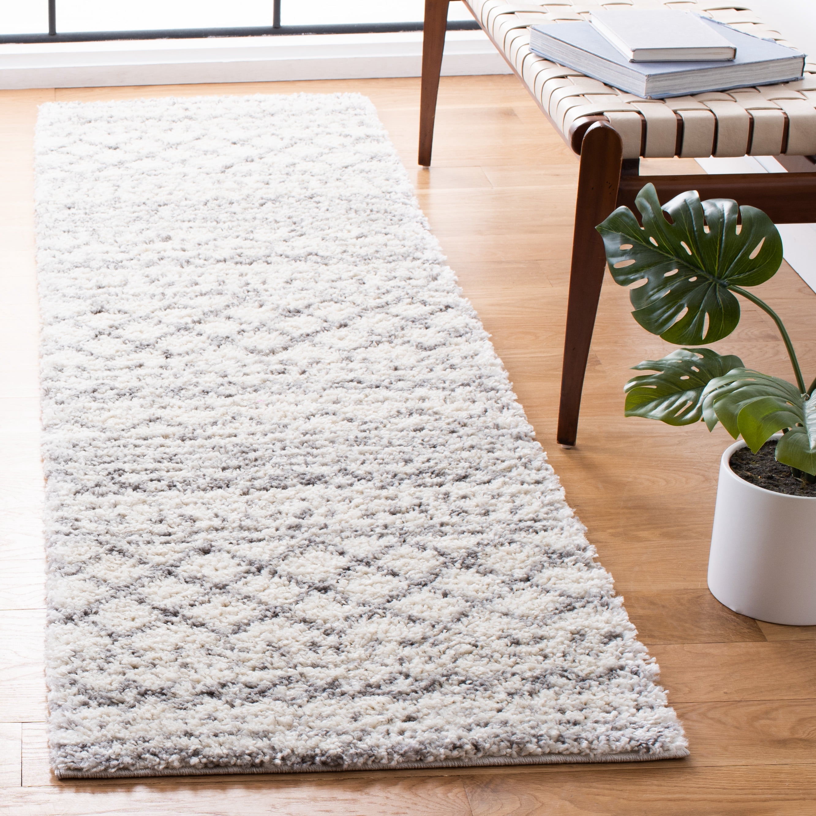 Safavieh Arizona Teagan Geometric Shag Runner Rug, Ivory/Gray, 2'3" x 20'