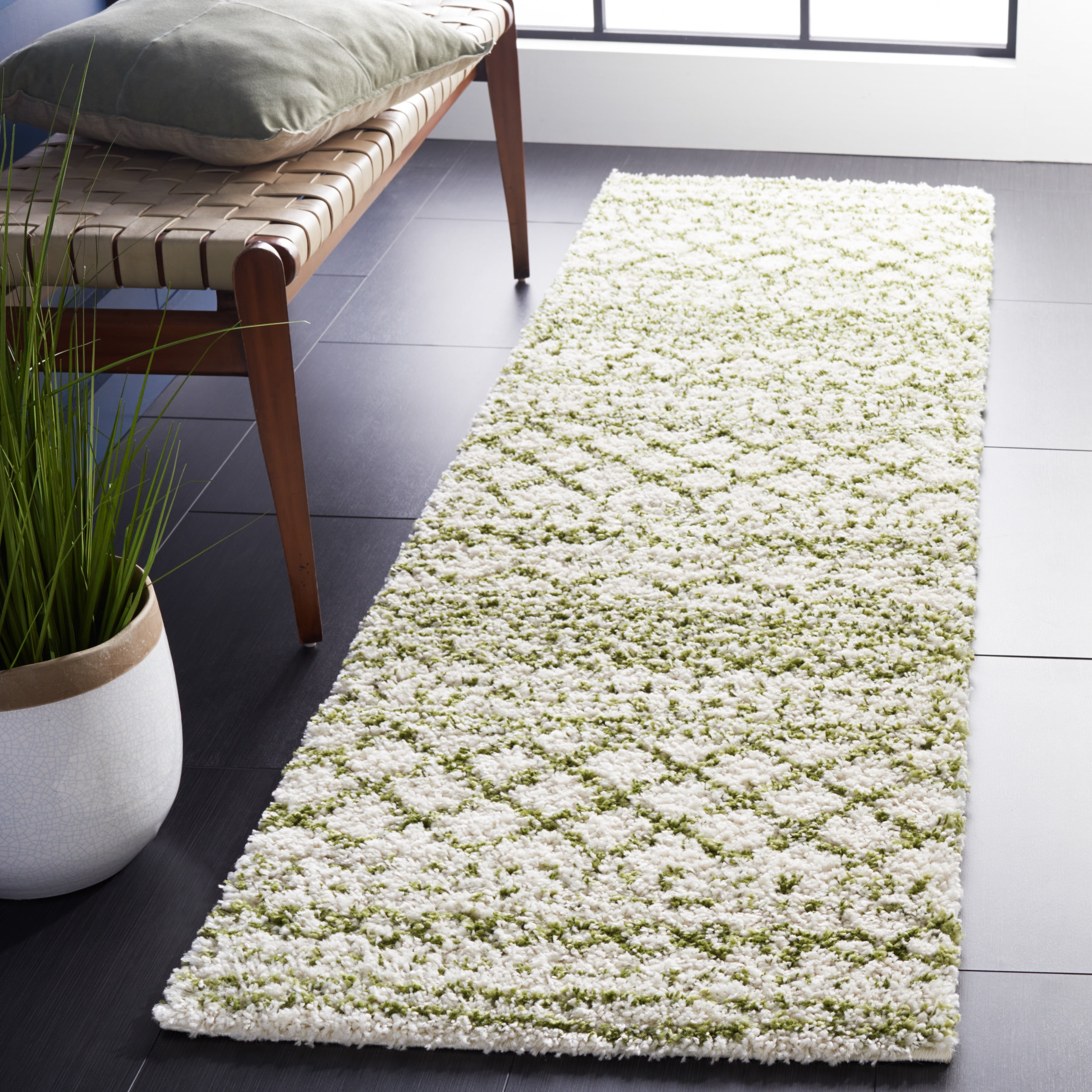 Safavieh Arizona Teagan Geometric Shag Runner Rug, Ivory/Green, 2'6" x 14'