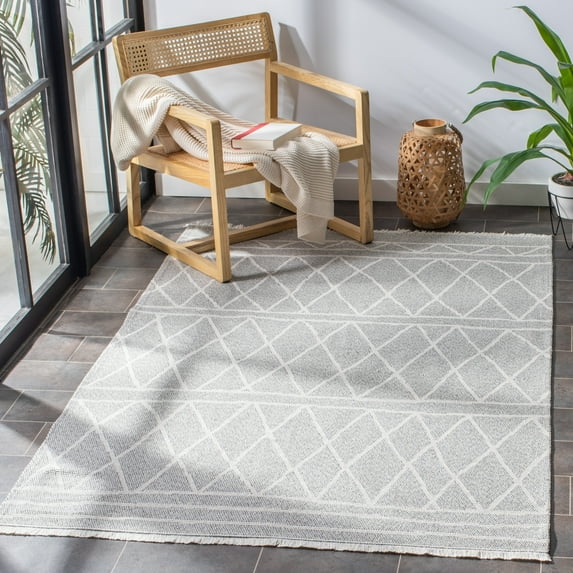 SAFAVIEH Augustine Mark Geometric Area Rug, Gray/Ivory, 5'5" x 7'7"