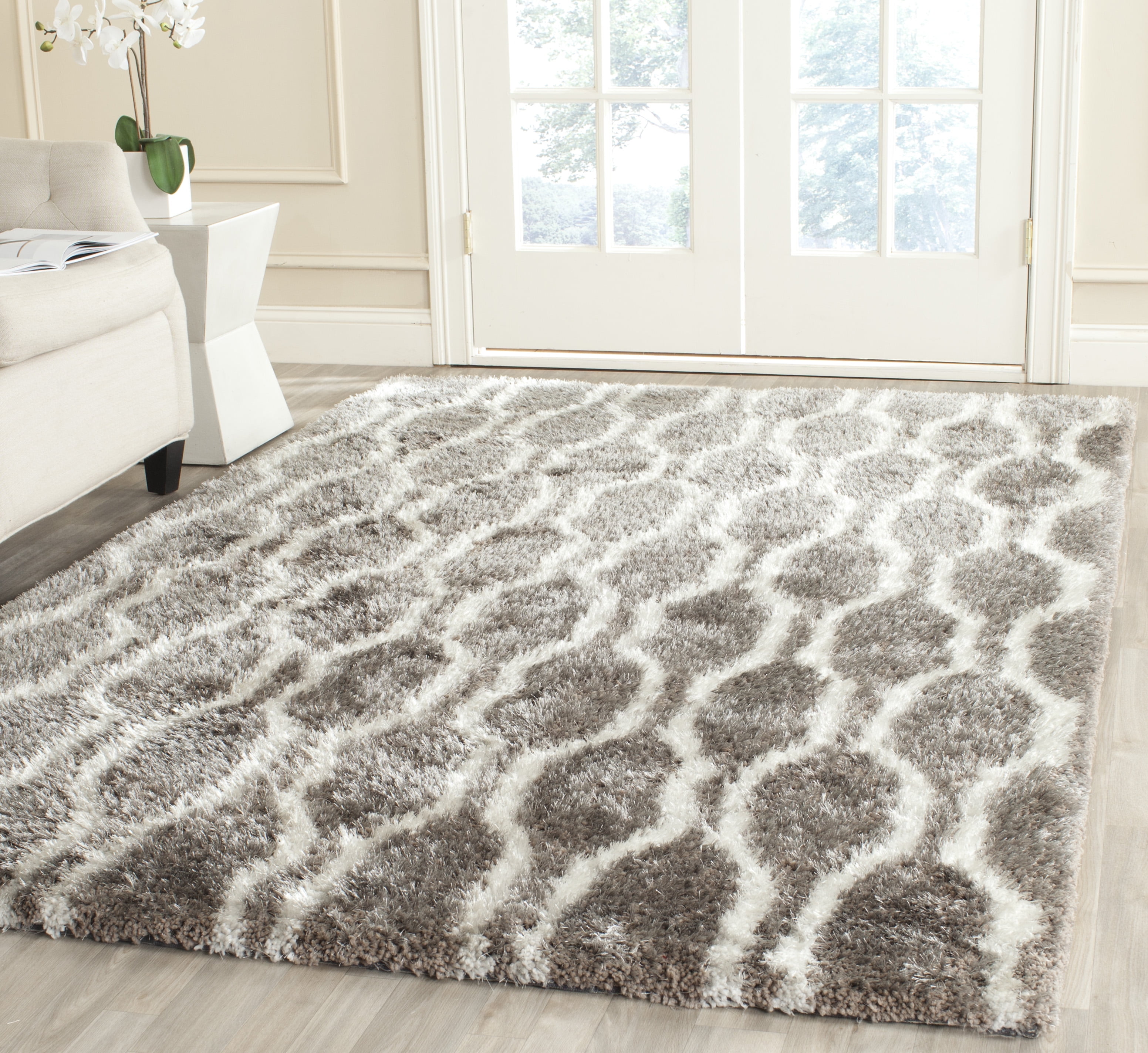 Ivory Shag Elegance 4' x 6' Hand-Tufted Synthetic Rug