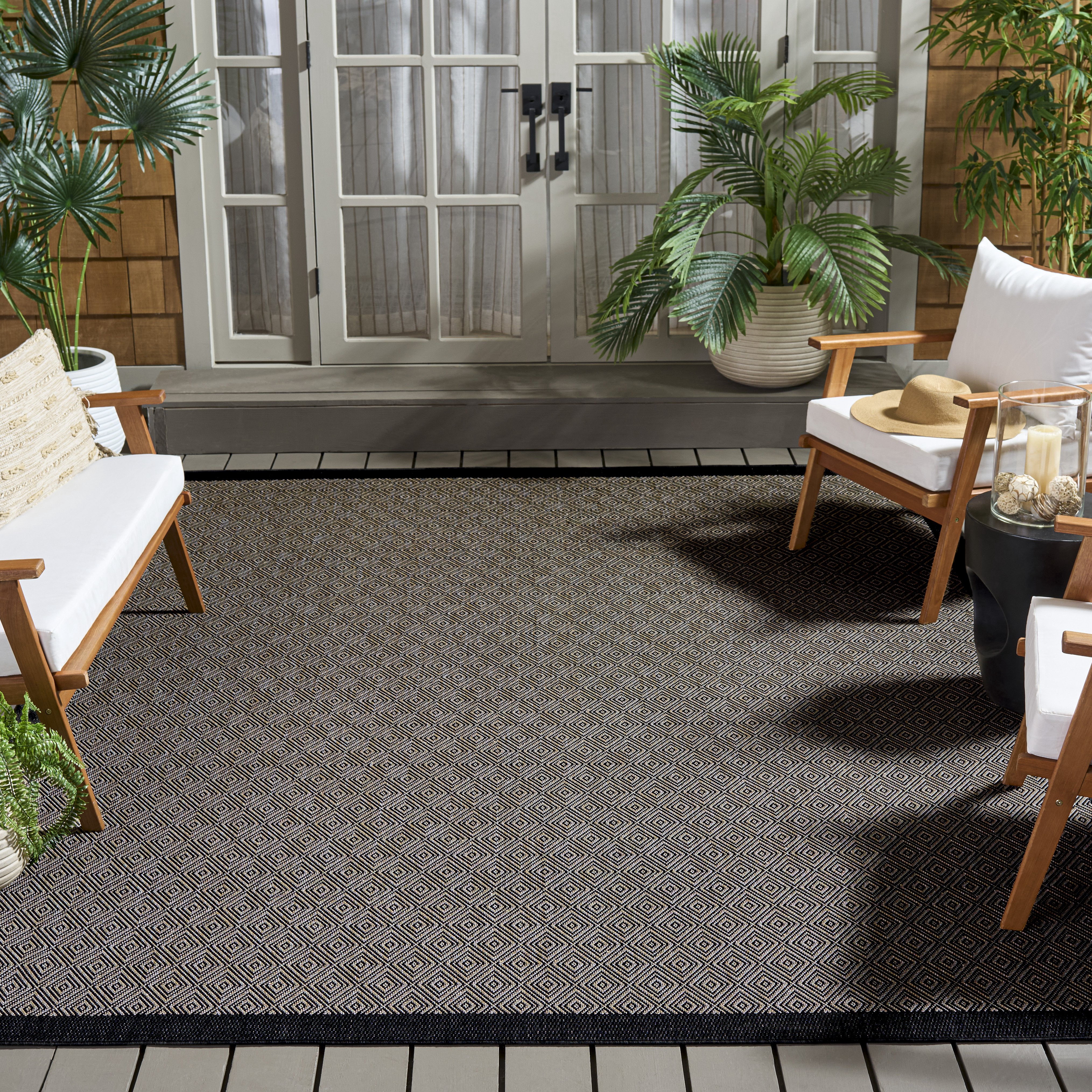 Safavieh Beach House Grosvenor Bordered Indoor/Outdoor Area Rug, Black/Ivory, 6'7" x 6'7" Square