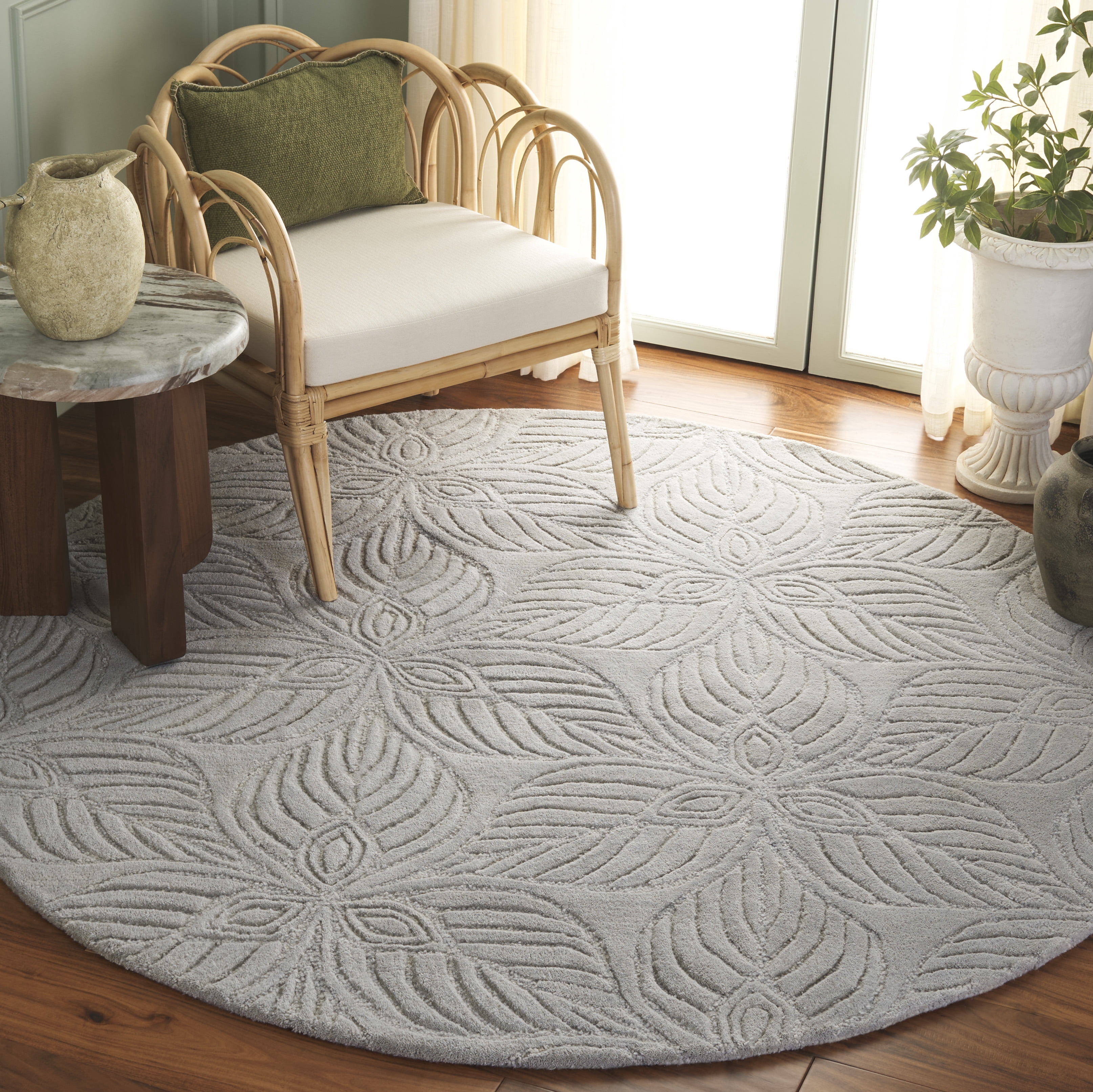 SAFAVIEH Bella Margery Floral Area Rug, Gray/Ivory, 6' x 6' Round