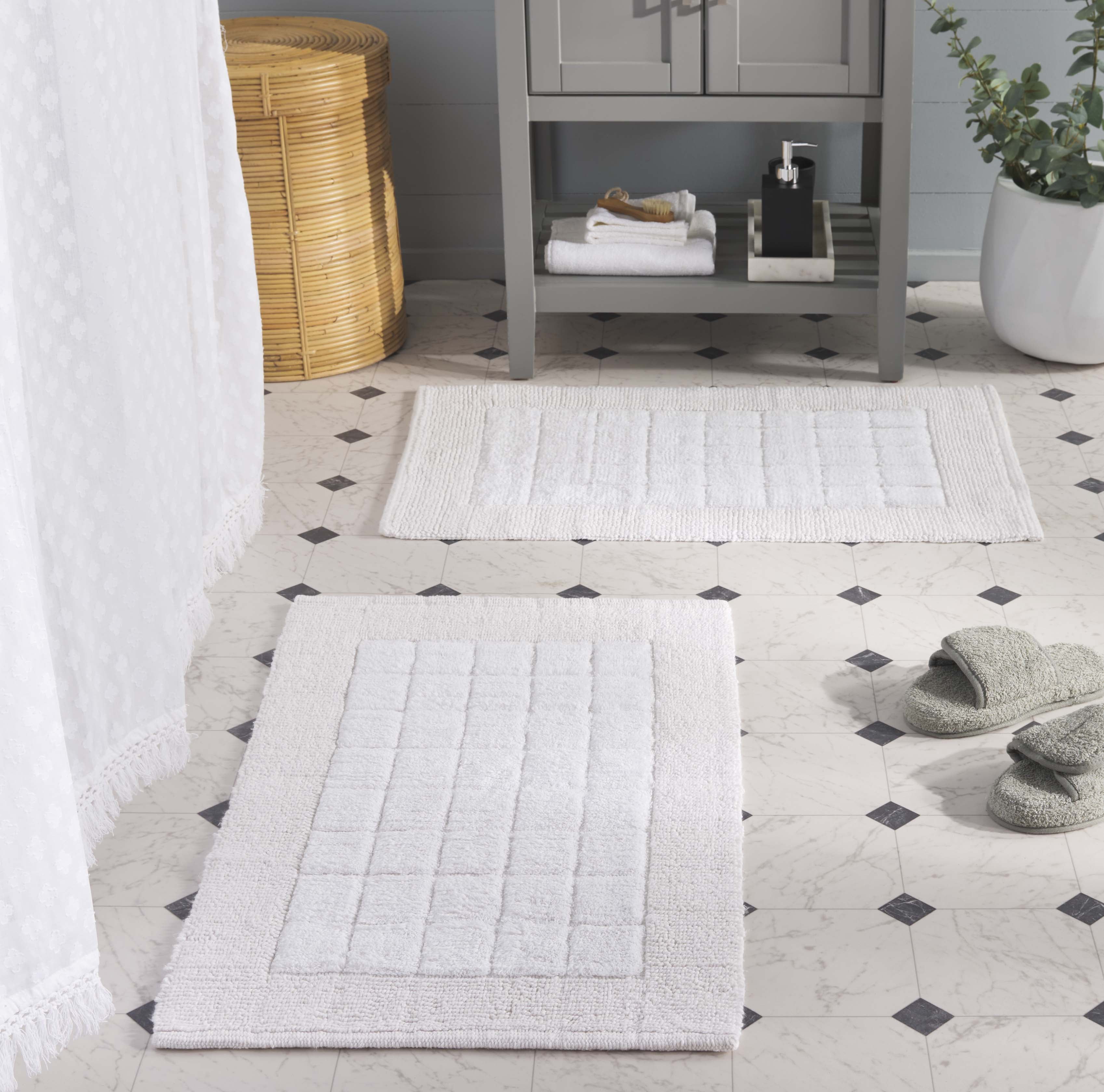 Safavieh Bennett Modern Striped White Cotton Bath Rug, 1'-8" x 2'-8" (Set of 2)