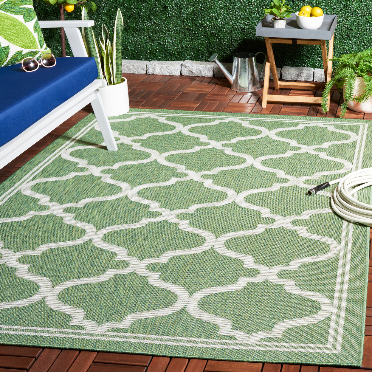 Safavieh Bermuda Washable Mercy Indoor/ Outdoor Waterproof Rug Green/Ivory 4' x 6' 8' Square, 4