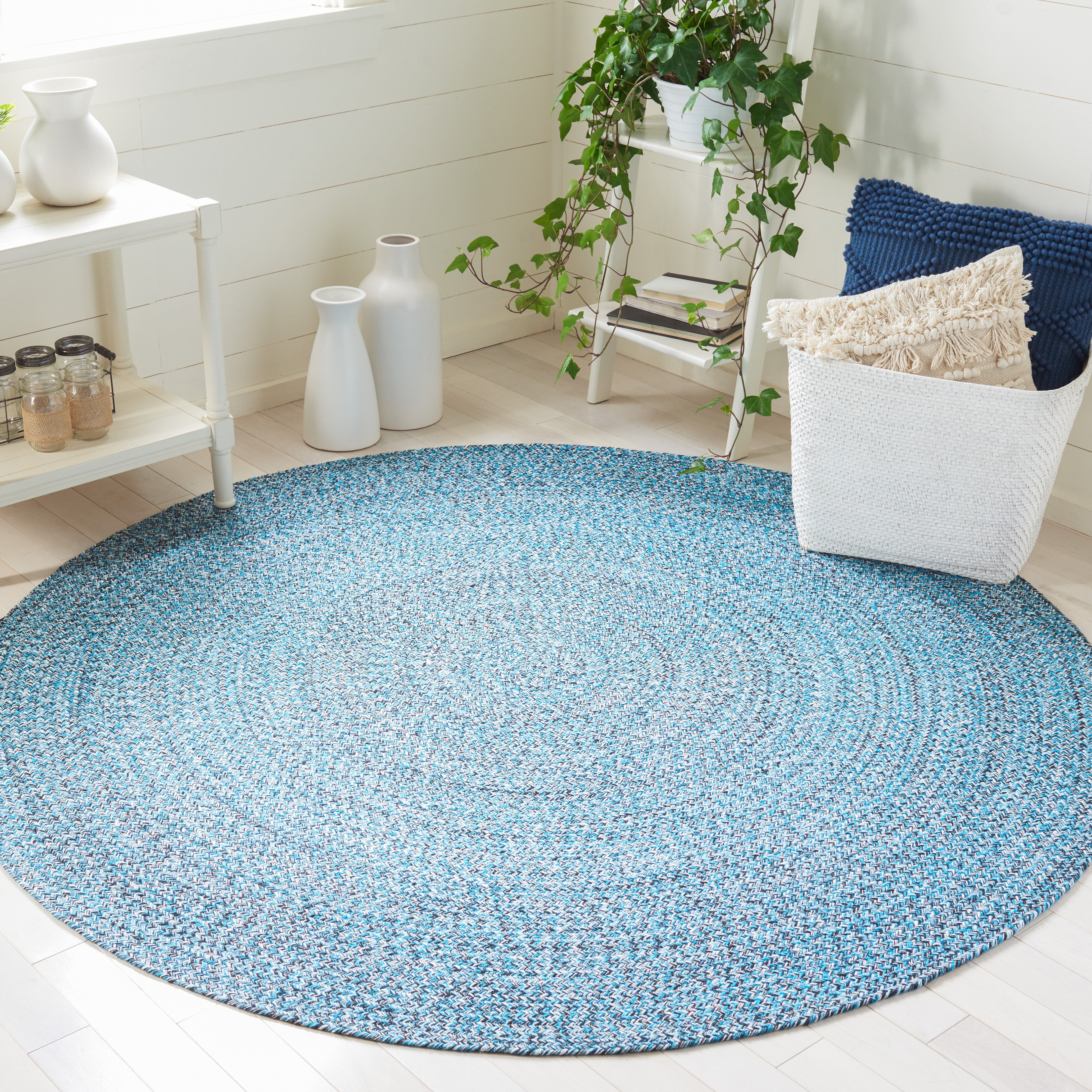 SAFAVIEH Braided Isidor Solid Cotton Reversible Area Rug, Blue/Black, 6' x 6' Round