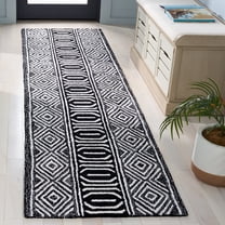 Safavieh Capri Lucina Southwestern Runner Rug, Ivory/Black, 2'3" x 9'