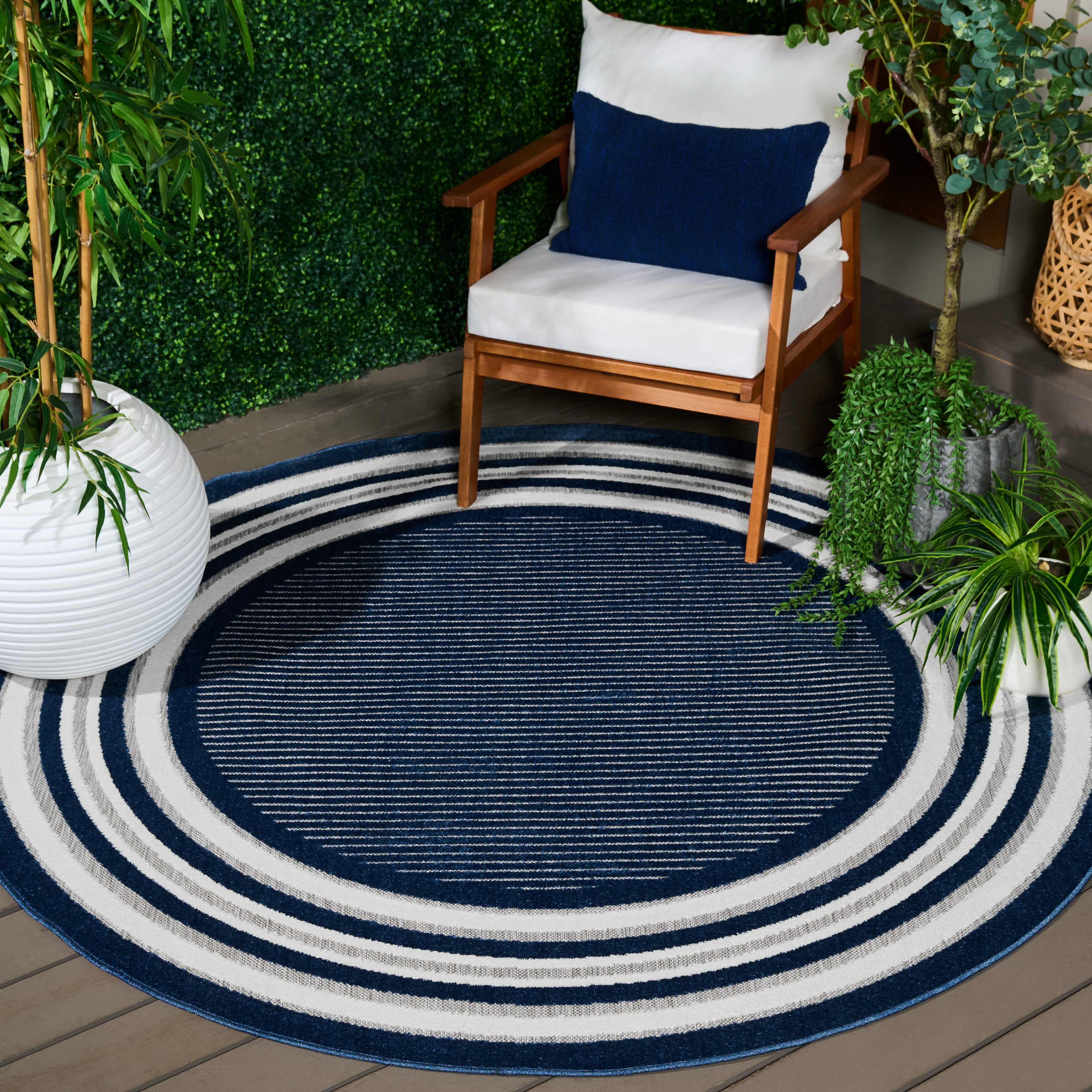 Safavieh Cabana Henry Striped Indoor/Outdoor Area Rug, Blue/Ivory, 6'7" x 6'7" Round