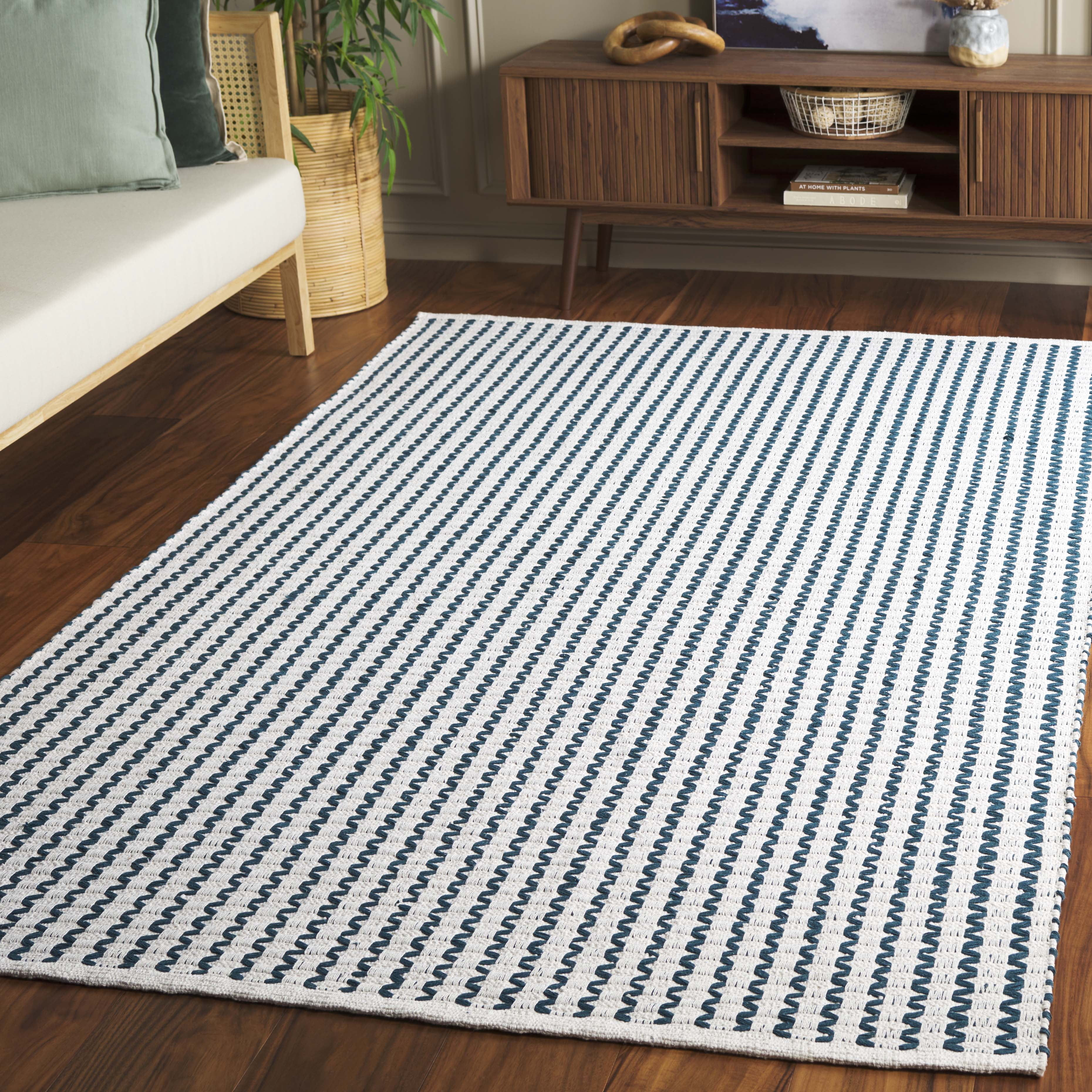 Safavieh Cape Cod Rowina Wavy Striped Area Rug, Ivory/Teal, 3' x 5'