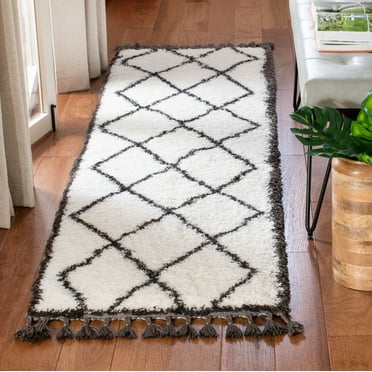 Safavieh Carmella Arbor Aztec Fringe Polyester Shag Runner Rug, Cream/Gray, 2.2' x 8'
